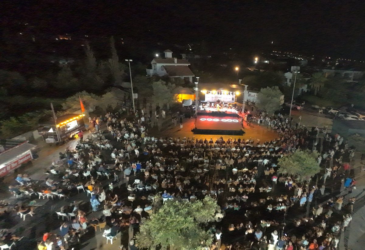 18. Girne Ozanköy Pekmez Festivali'nde bu gece Sinan Güzen sahne alacak — 1. fotoğraf