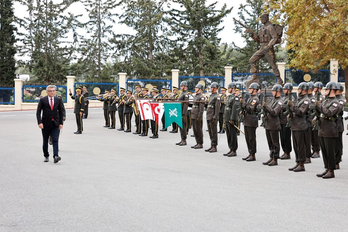 Cumhurbaşkanı Erhürman, Tümgeneral Bilir'i ziyaret etti — 2. fotoğraf