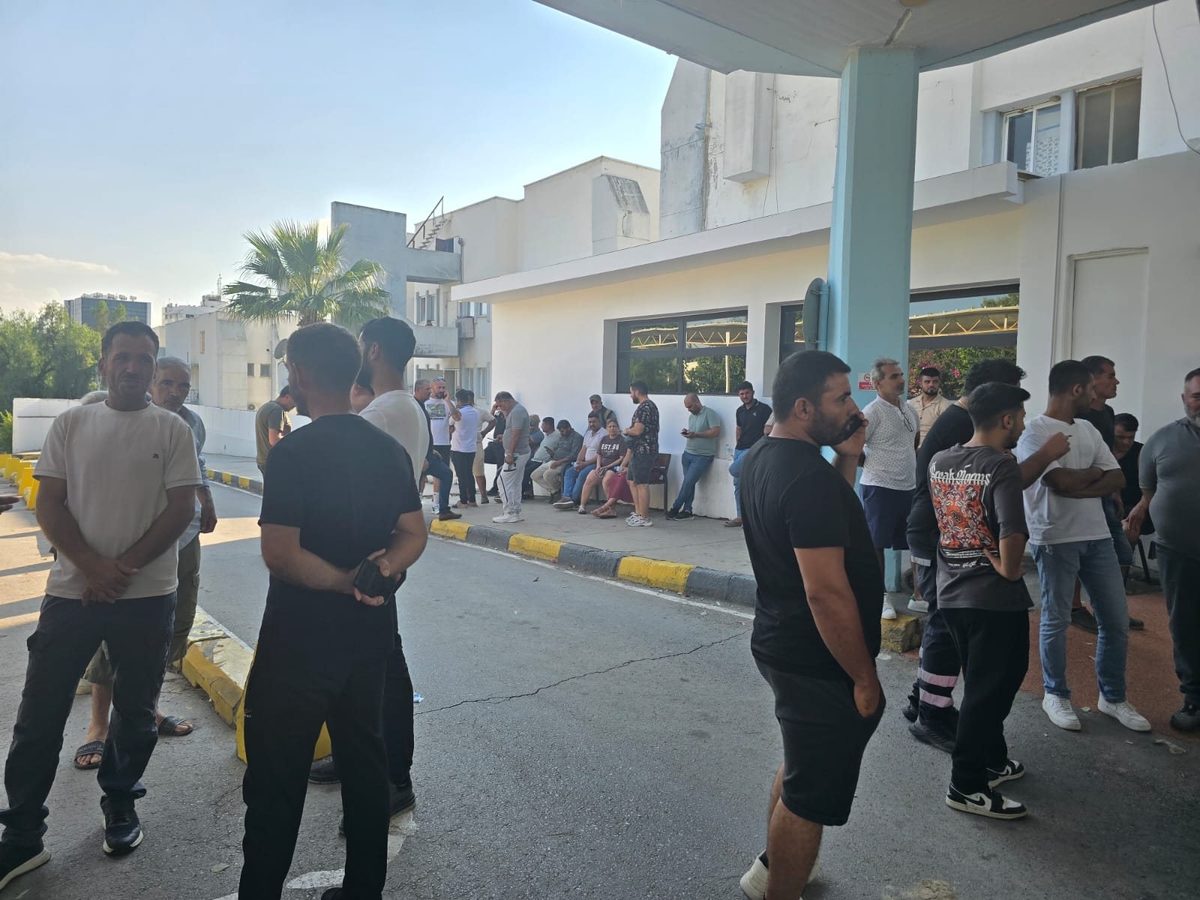 Girne açıklarında alabora olan gemiden kurtarılan 20'den fazla kişi hastanede — 1. fotoğraf