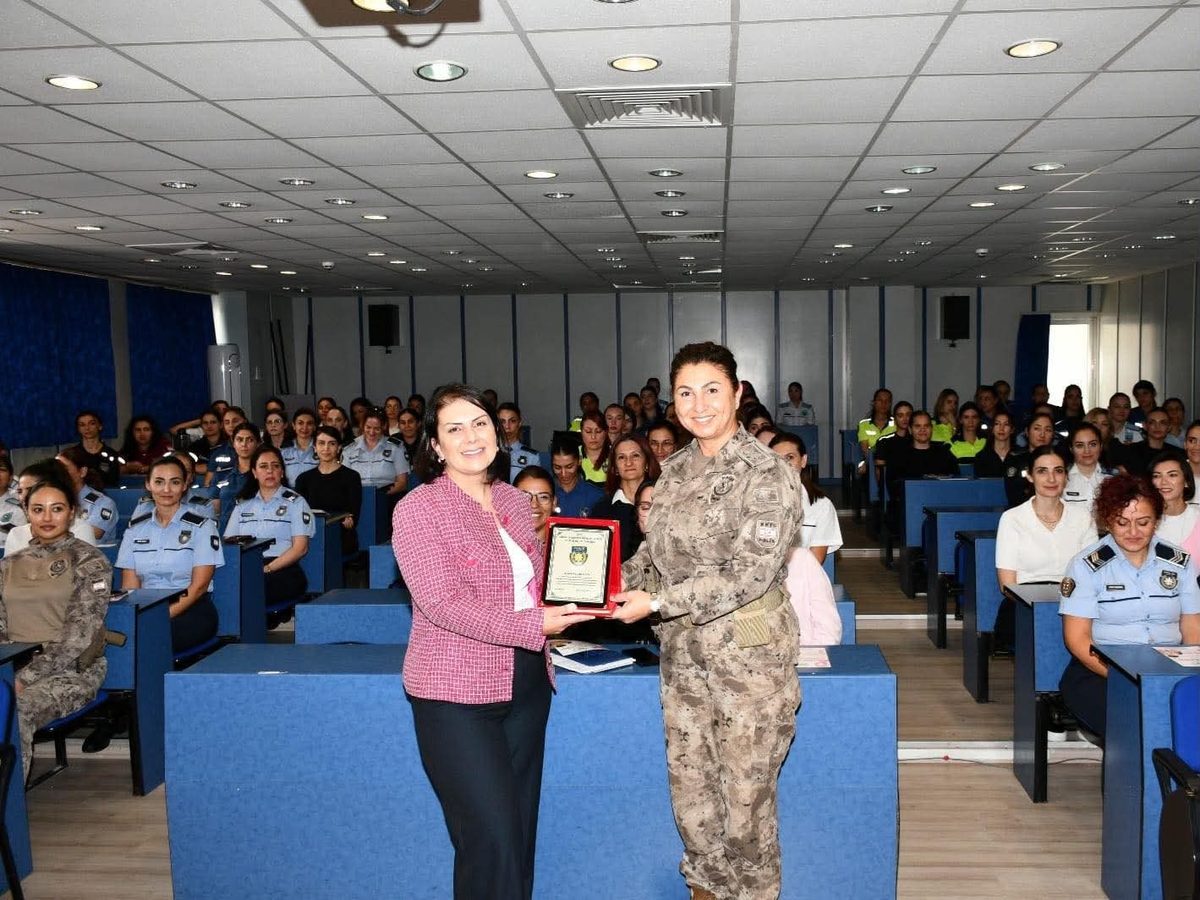 KHYD iş birliğiyle kadın polislere meme kanseri farkındalık konferansı — 1. fotoğraf
