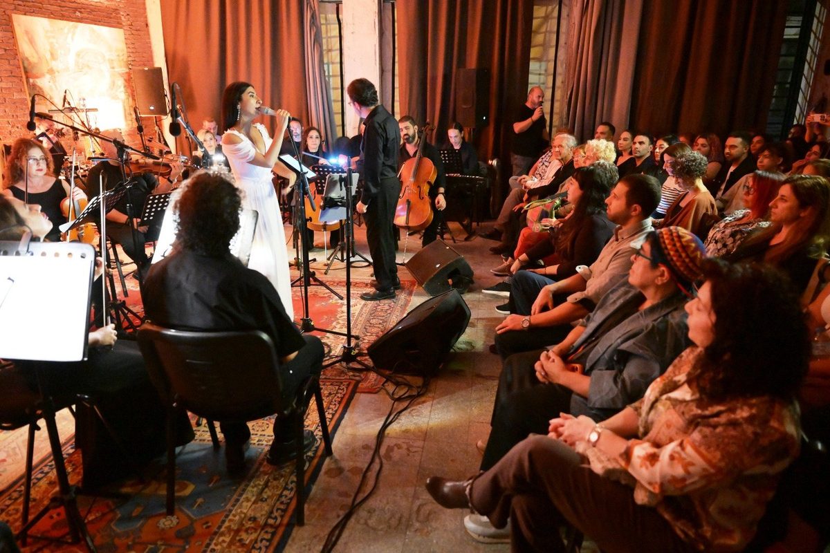 Lefkoşa Belediye Orkestrası, 35. yılında Gigi ile sahne aldı — 3. fotoğraf