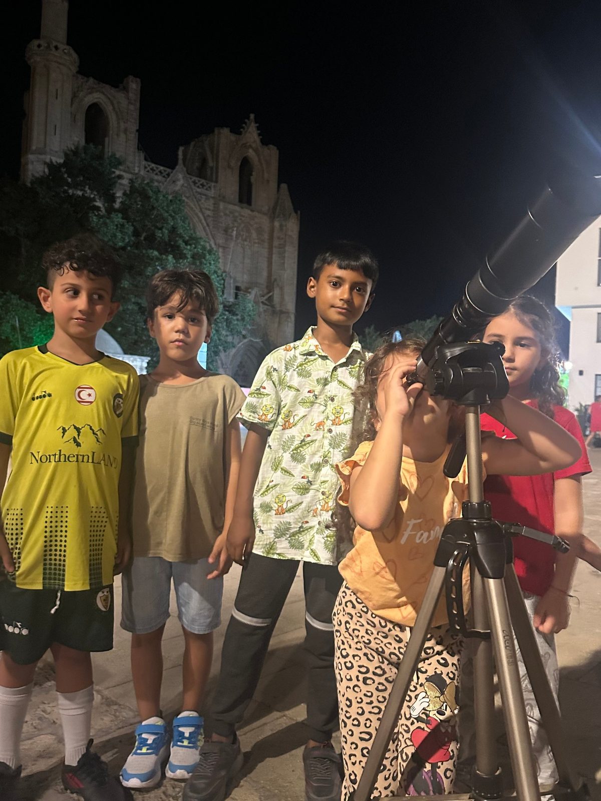 SAMTAY Vakfı Gazimağusa'da gökyüzü gözlem programı düzenledi — 2. fotoğraf