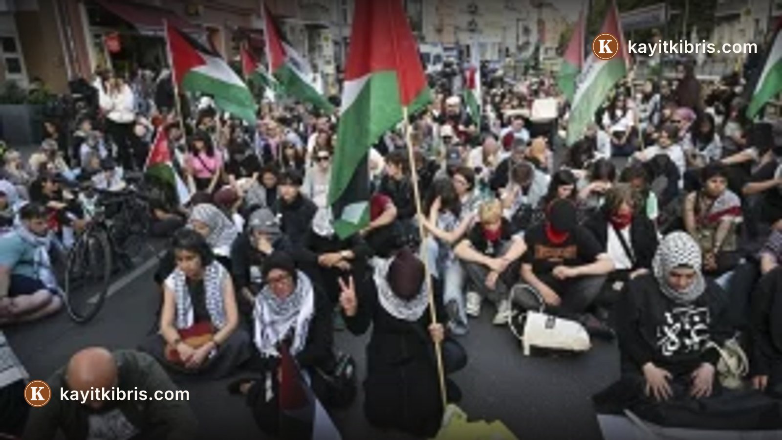 Berlin'de Filistin'e destek yürüyüşü düzenlendi