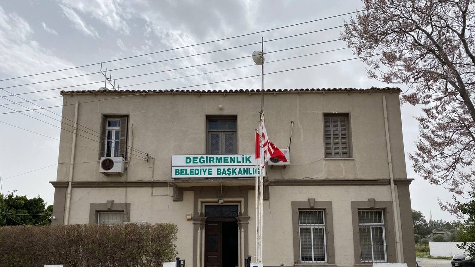 Değirmenlik Akıncılar Belediyesi okullarda bakım çalışmalarını tamamladı