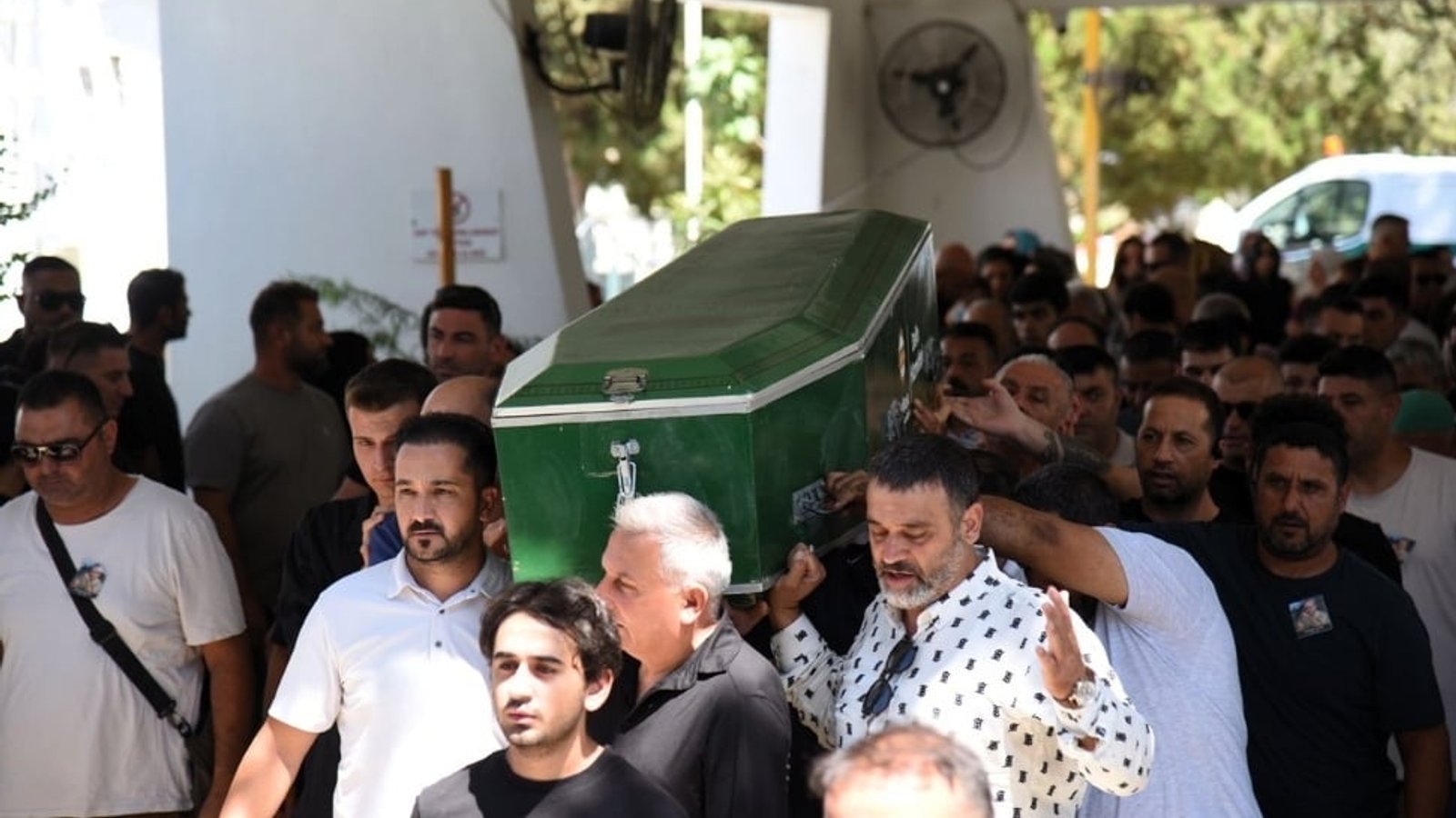 Girne açıklarındaki gemi faciasında hayatını kaybeden kişi toprağa verildi