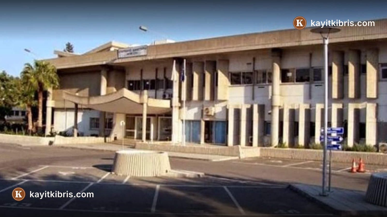 Limasol Mahkemesi'ne bıçaklarla girmeye çalışan kadın serbest bırakıldı