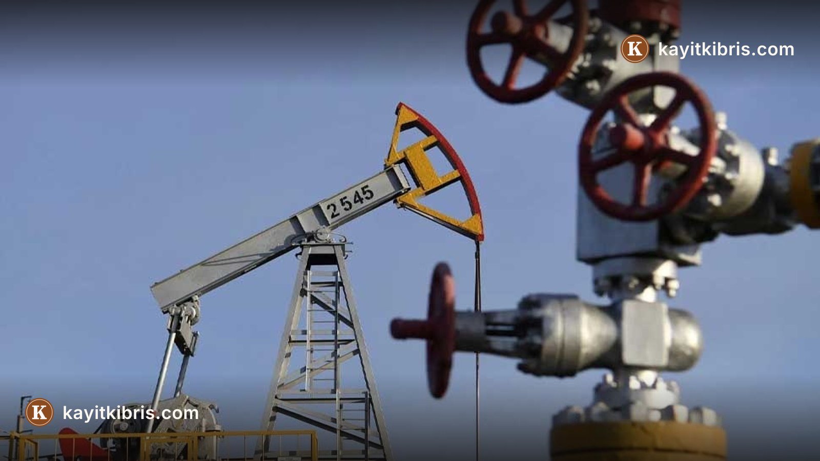 Petrol, Husi saldırıları ve arz endişeleriyle yüzde 2'nin üzerinde yükseldi