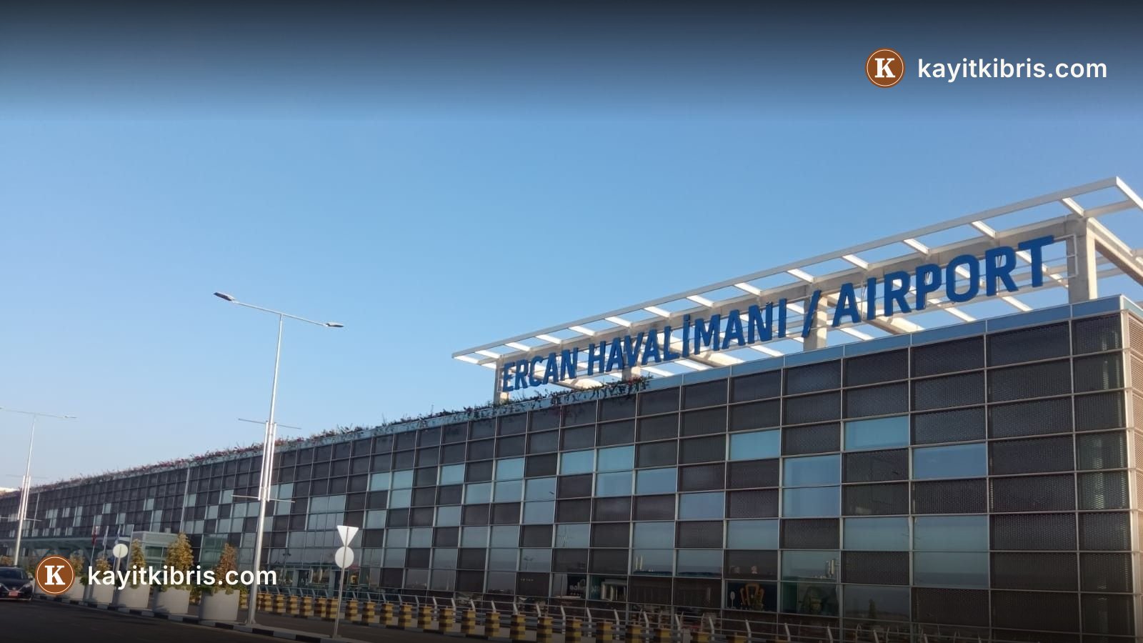 Sucuoğlu Ercan Havalimanı'nı denetledi, küçük sorunlara hızlı çözüm talimatı verdi