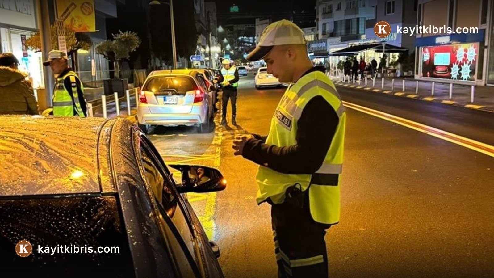 Trafik denetimlerinde 341 sürücü rapor edildi, 14 araç trafikten men edildi