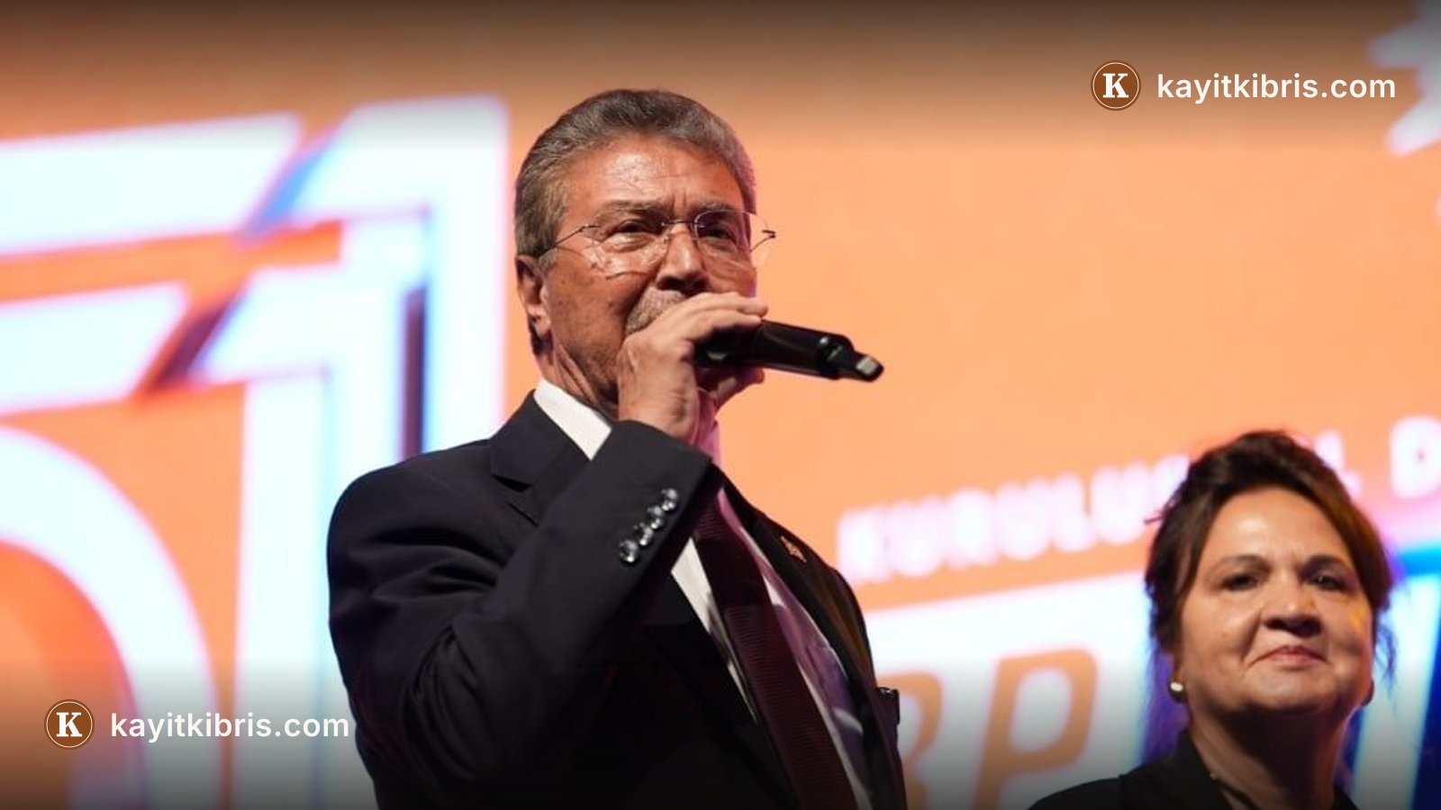 Üstel: UBP 24 Ekim'de ön seçime gidecek, hedef 15 bin sosyal konut