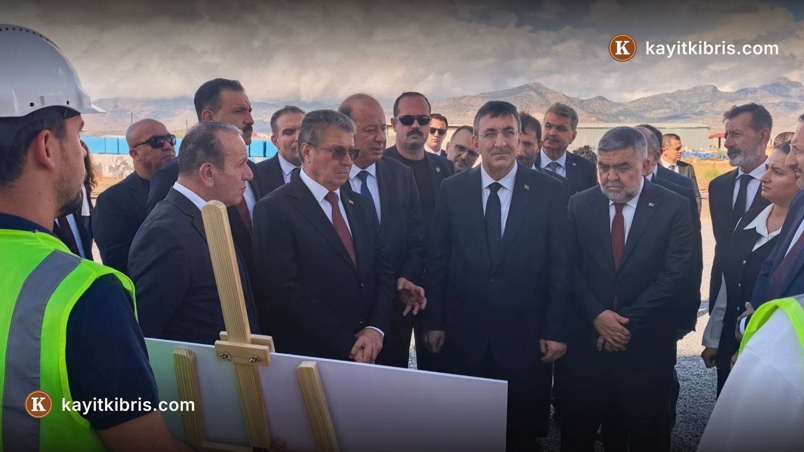 Üstel ve Yılmaz, Yeni Lefkoşa Hastanesi inşaatını inceledi