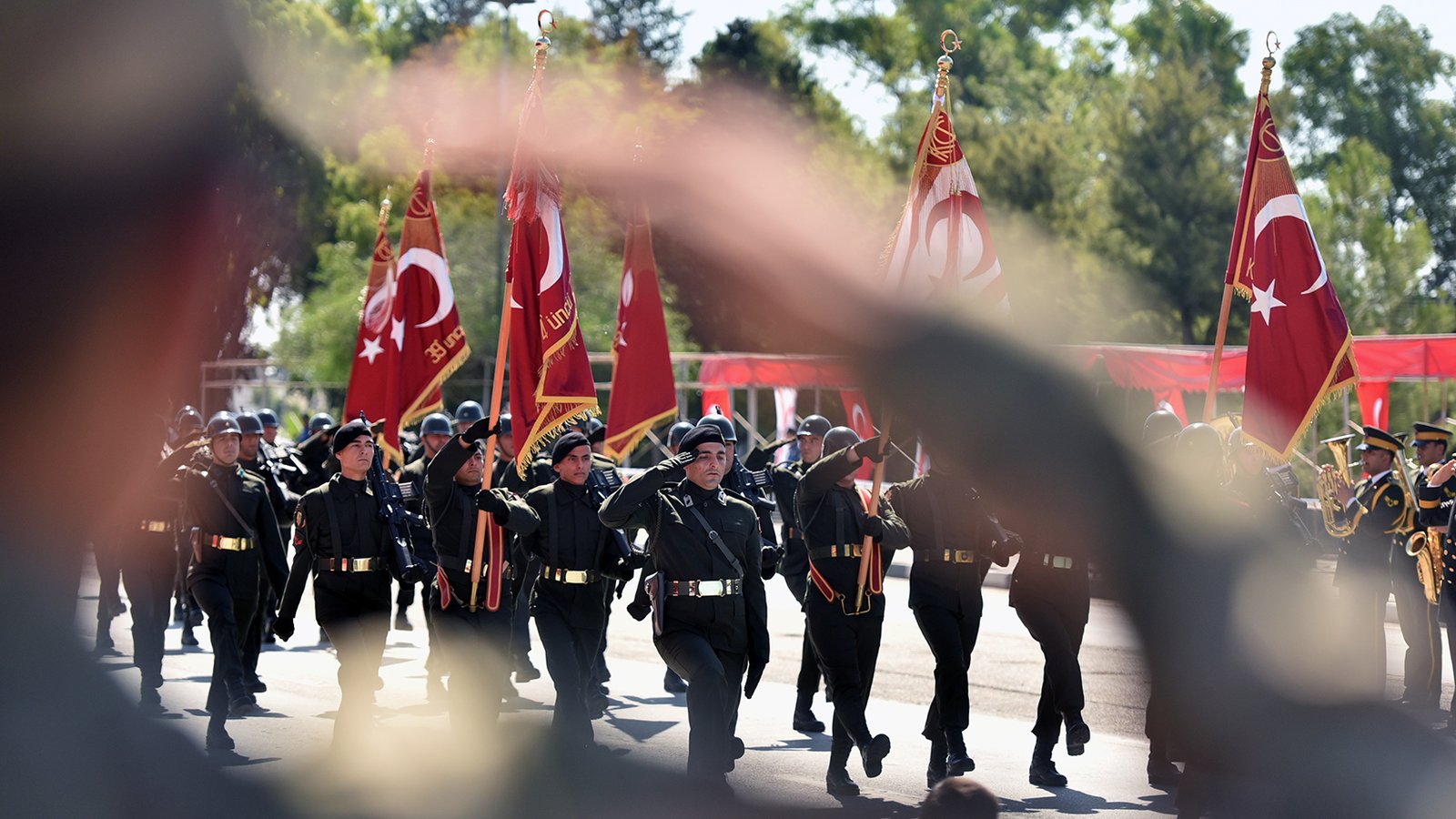 Zafer Bayramı'nın 104. yıl dönümünde Lefkoşa'da resmigeçit düzenlendi