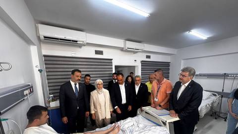 AK Parti Genel Başkan Yardımcısı Yayman, Girne'deki kazazedeleri ziyaret etti
