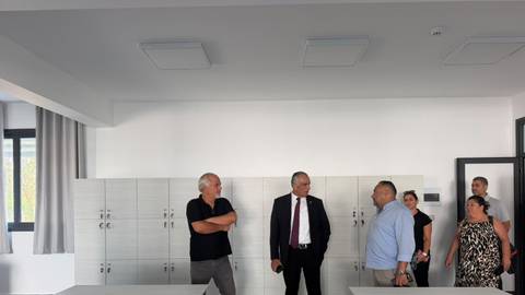 Bakan Çavuşoğlu Erenköy Lisesi'ni ziyaret etti