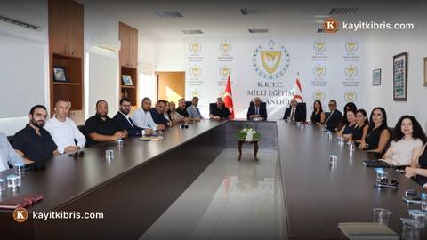 Çavuşoğlu, AÖA yönetimiyle görüştü: "Desteğimiz sürecek"