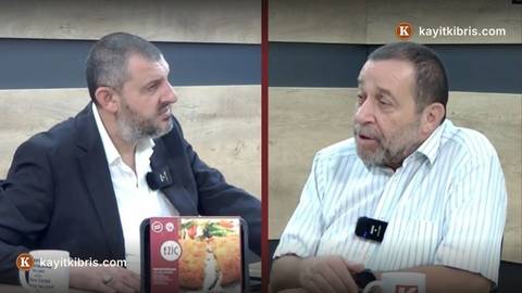 Denktaş: 'UBP Çalışıyor' değil 'UBP Çalıyor' demek daha doğru olur