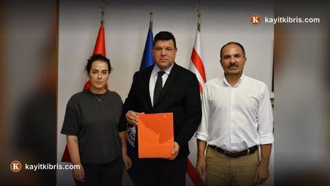 "Depremle Unutmadıklarımız" kitabı DAÜ kütüphanesine eklendi