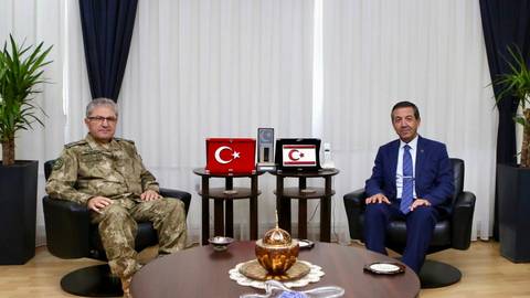 Dışişleri Bakanı Ertuğruloğlu, Orgeneral Tokel ile görüştü
