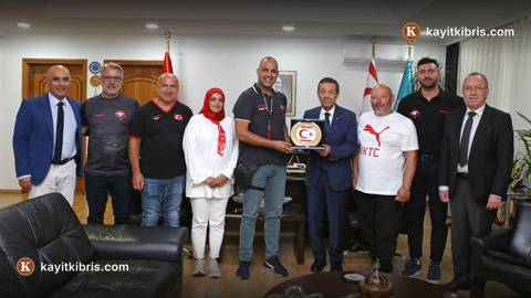 Dışişleri Bakanı Ertuğruloğlu, T-Bikers motosiklet heyetini kabul etti