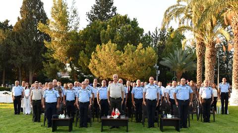 Emekli olan ve 30 yıllık personele plaket verildi