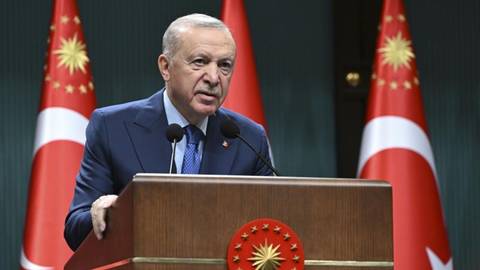 Erdoğan: Girne açıklarında batan gemi için 9 gemi, 11 hava aracıyla arama sürüyor