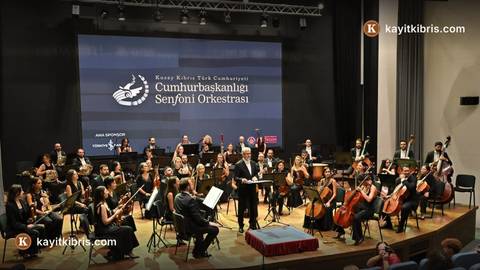 Erhürman, Cumhurbaşkanlığı Senfoni Orkestrası'nın sezon açılışına katıldı