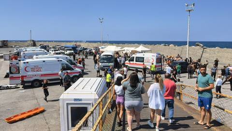 Girne açıklarında alabora olan gemi için arama kurtarma çalışması sürüyor