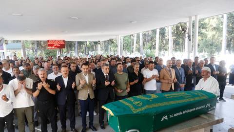 Girne açıklarındaki gemi kazasında hayatını kaybeden kadın Mersin'de defnedildi