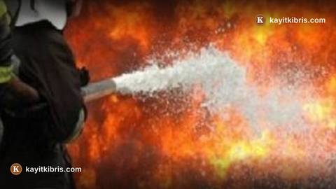 Girne'de aynı gün iki ayrı yangın: Restoran mutfağı ve seyir halindeki araç hasar gördü
