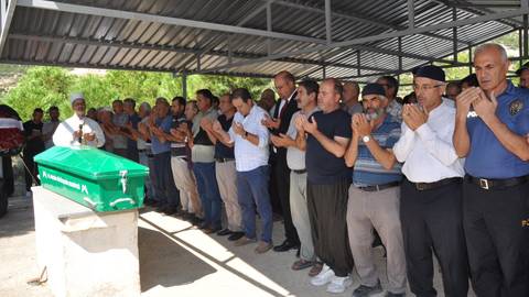 Girne'de batan geminin kurbanlarından biri Mersin'de defnedildi