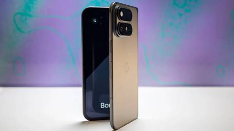 Google Pixel 11 Pro Fold, dayanıklılık testinde bükülmeye yenildi