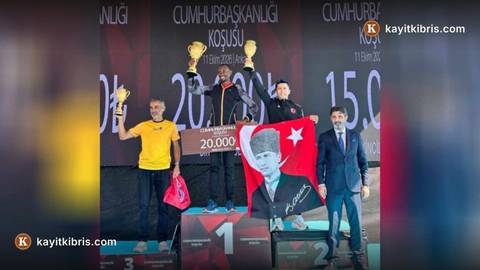 Hakan Tazegül, Ankara'daki yarı maratonda yaş grubunda Türkiye birincisi oldu