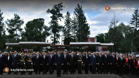 Lefkoşa'da 29 Ekim Cumhuriyet Bayramı töreni Atatürk Anıtı'nda yapıldı