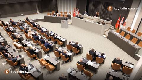Meclis, genel seçimlerin 6 Aralık'ta yerel seçimlerle birlikte yapılmasına onay verdi