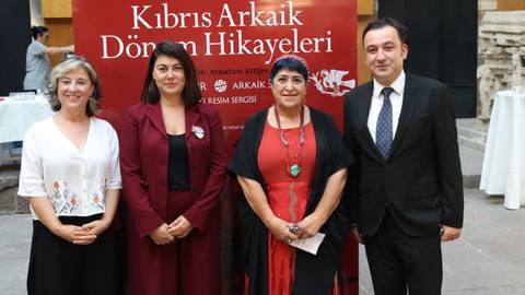 Mine Okur'un 'Arkaik Sezgi' sergisi Ankara'da açıldı