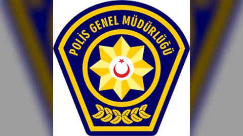 Mutluyaka'da park halindeki araç alev aldı