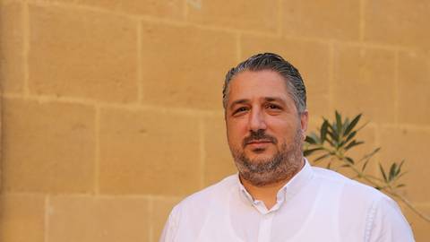 Şenkul: Deniz seferleri arama çalışmalarını engellemeden başlamalı