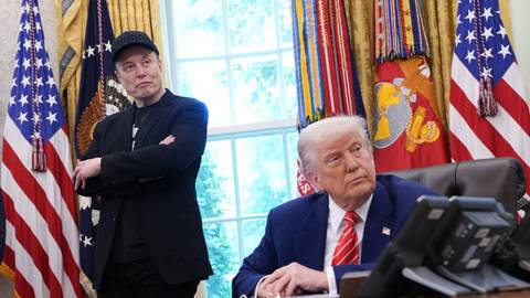 Trump, SpaceX halka arzından iki hafta sonra hisse aldı