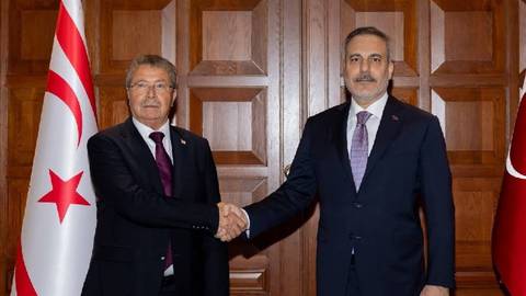 Üstel, Hakan Fidan ile Girne'deki gemi faciasını değerlendirdi